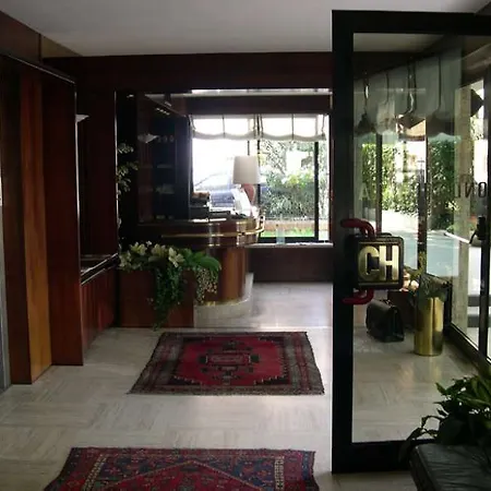 Club Hotel