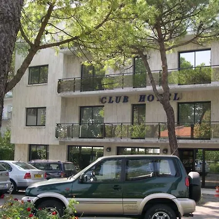 Club Hotel 3*