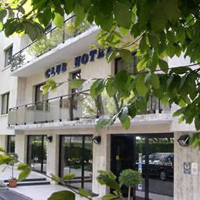 Club Hotel