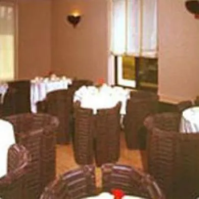 Club Hotel 3*